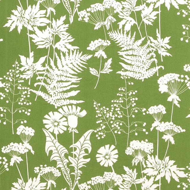 Schumacher SAMPLE - Schumacher Spring Floral Indoor/Outdoor Fabric In Green For Sale - Image 4 of 5