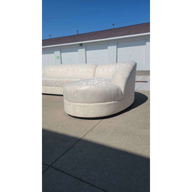 White 1980s Vintage Large Two-Piece Postmodern Curved Sectional in the Style of Vladimir Kagan For Sale - Image 8 of 13