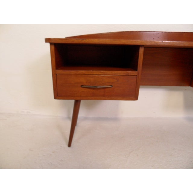 Vintage Sideboard in Wood, 1950s, in Very Good conditions. Designed 1950 to 1959