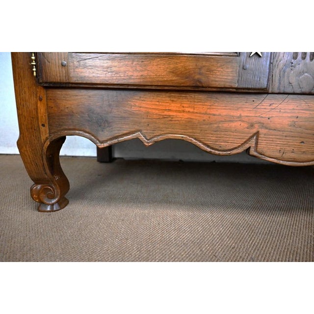 Louis XV Style Buffet in Light Oak, Mid-19th Century For Sale - Image 17 of 18