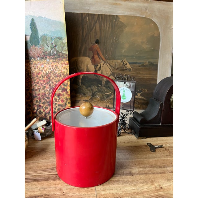 1970s 1970s Red Plastic Ice Bucket/Champagne Bucket With Wooden Handle on Lid For Sale - Image 5 of 5