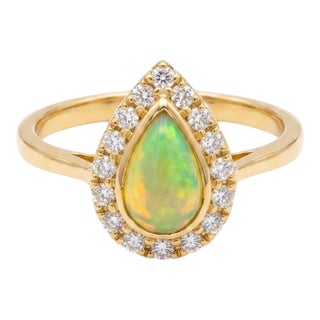 Natural Opal 0.90cts & Diamond 0.20cts Ring in 18k Gold For Sale