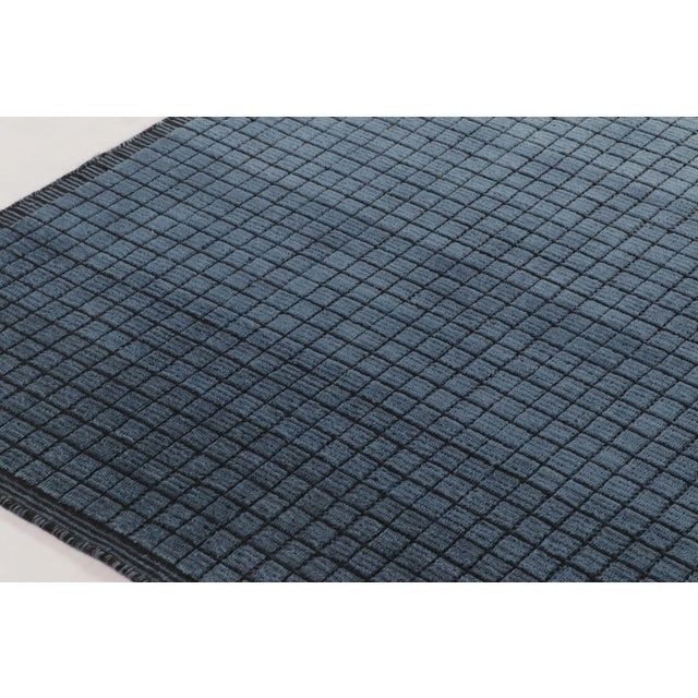 2010s Rug & Kilim’s Contemporary Textural Rug in Gradational Blue For Sale - Image 5 of 9