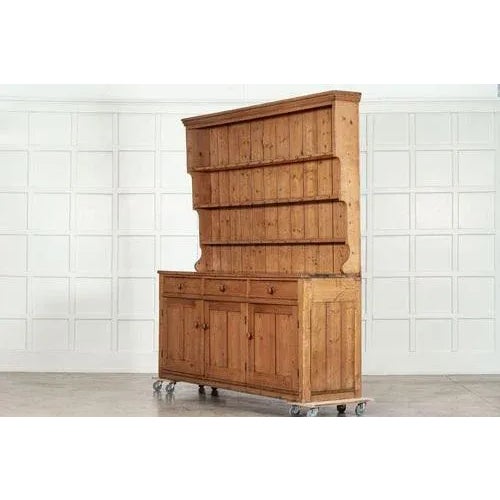 Late 19th Century Large 19th Century English Pine Waterfall Dresser, 1870 For Sale - Image 5 of 13