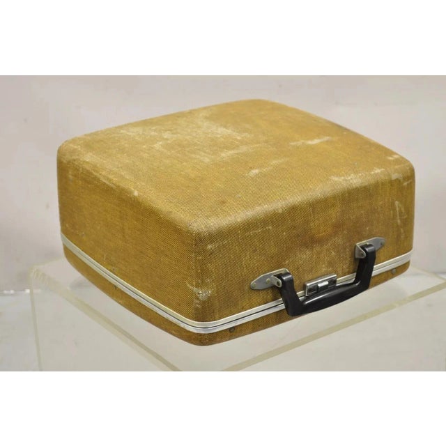 Mid-Century Modern Vintage 1950's Mid-Century Royal Quiet De Luxe Typewriter in Case For Sale - Image 3 of 11