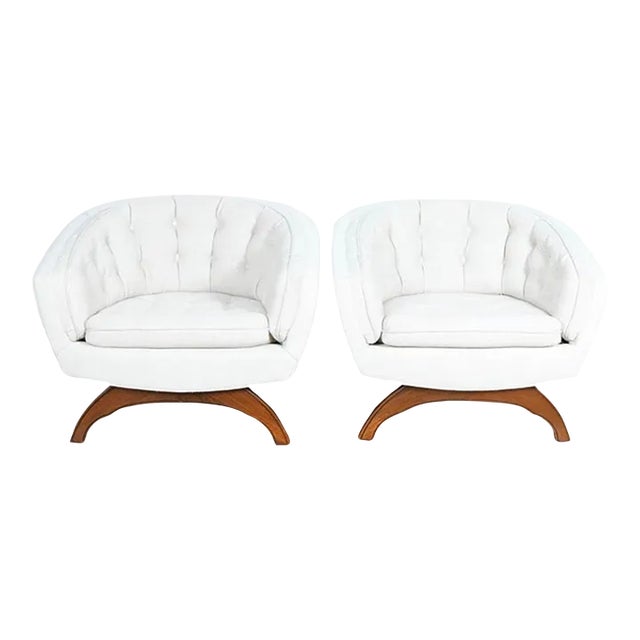 1950s Mid Century Kroehler Style Pair of Barrel Chairs For Sale