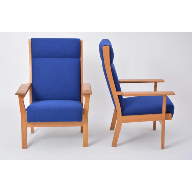 Set of Danish Oak Armchairs by Hans J. Wegner for Getama, 1970s For Sale - Image 4 of 9