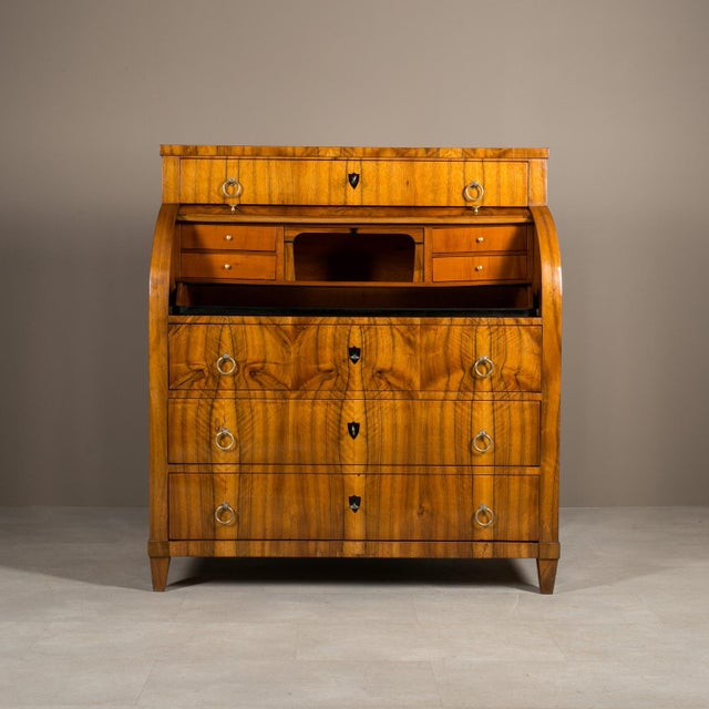German Biedermeier Secretary Desk in Walnut For Sale - Image 11 of 18