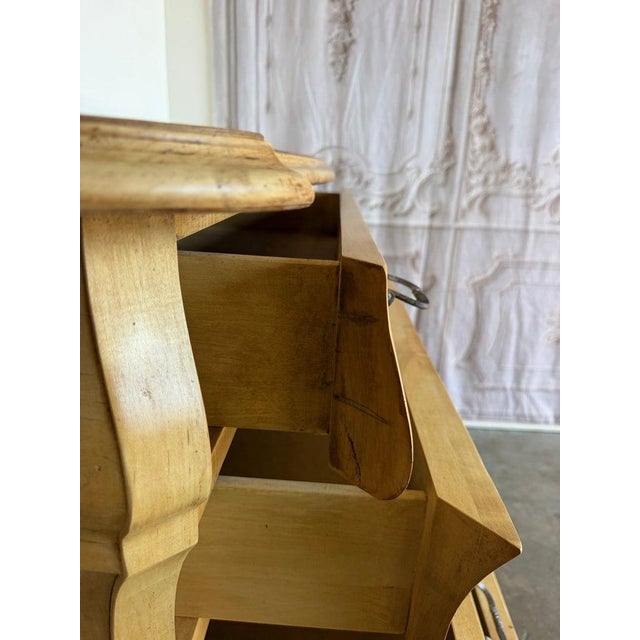 A Sculptural Dutch Bombe Commode in Bleached Maple For Sale In Los Angeles - Image 6 of 18