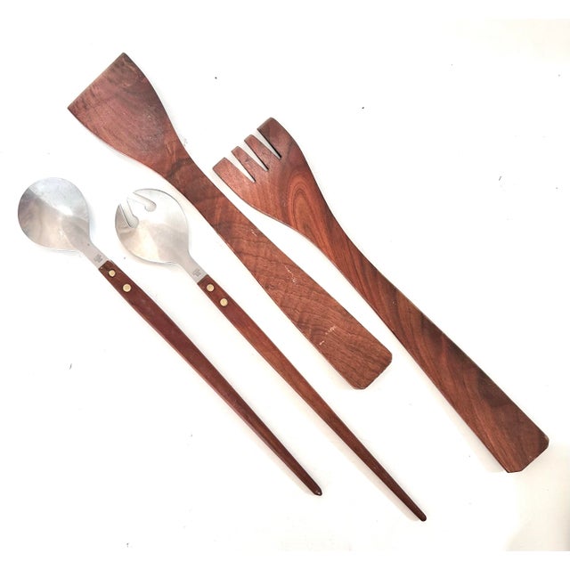 Mid Century Modern Teak Salad Servers – Wood & Stainless Steel Serving Utensils, Danish Modern Kitchen Decor For Sale In Louisville - Image 6 of 9