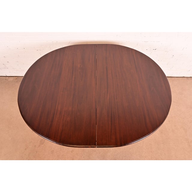 Late 19th Century R. J. Horner Style Antique Victorian Carved Mahogany Extension Dining Table, Newly Refinished For Sale - Image 5 of 13
