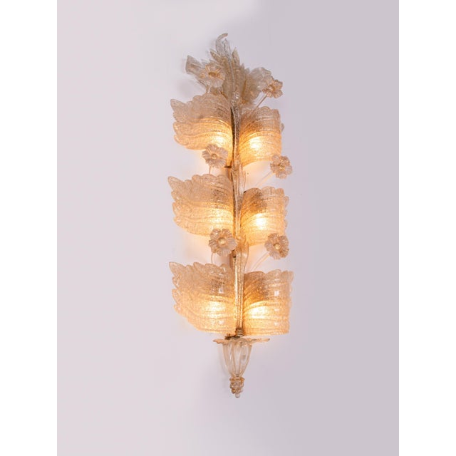Elegant huge barovier & toso "grand hotel" wall light with gold dusted and textured murano glass mounted on a brass frame....
