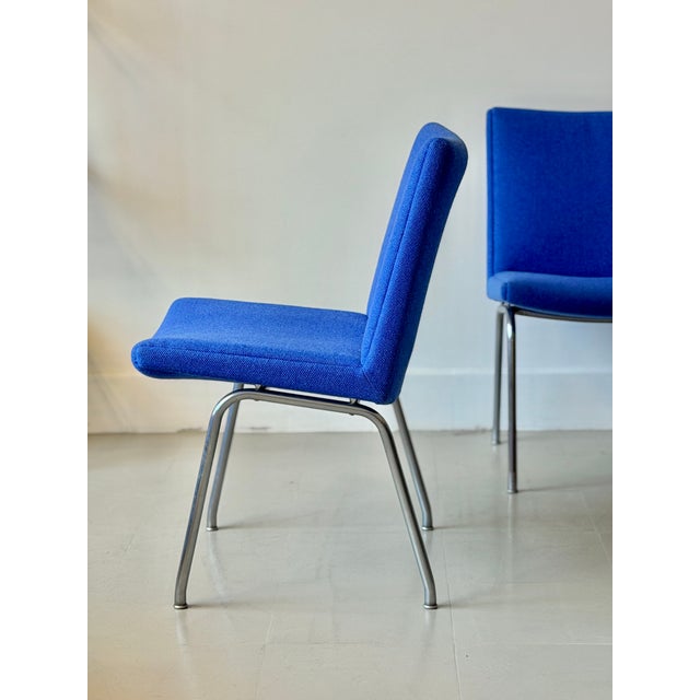 A.P. Stolen Airport Chairs by Hans J. Wegner for A.P. Stolen, 1960s, Set of 2 For Sale - Image 4 of 16