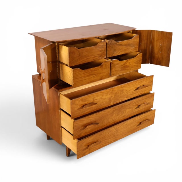 Young Manufacturing Sculptural Vintage Mid Century Modern Highboy Dresser C. 1960s, Attributed For Sale - Image 10 of 17