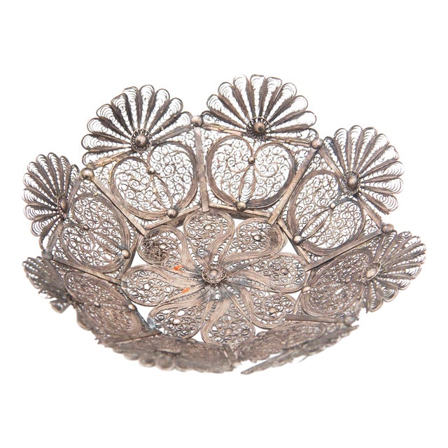 Silver Ring in Filigree Mesh in the Shape of a Flower For Sale