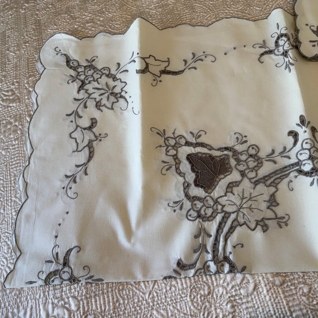Art Deco Linen Tablecloth 32" X 33" , 10 Napkins C1930 Cream With Gray Trim Pristine For Sale - Image 16 of 18