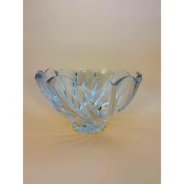 Marquis by Waterford Crystal Twisted Petal Centerpiece Bowl For Sale In Los Angeles - Image 6 of 10