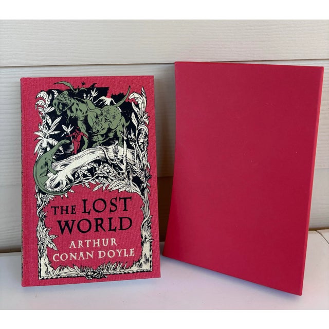 THE LOST WORLD Folio Society Arthur Conan Doyle 2010 Hardback book in Red slipcase EXCELLENT Very Fine CONDITION Slipcase...
