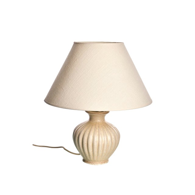 Mid-Century Modern Scandinavian Modern Ceramic Table Lamp by Ewald Dahlskog for Bo Fajans, Sweden, 1930s For Sale - Image 3 of 5