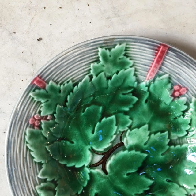 French Country French Majolica Grapes Plate Gien, circa 1890 For Sale - Image 3 of 6