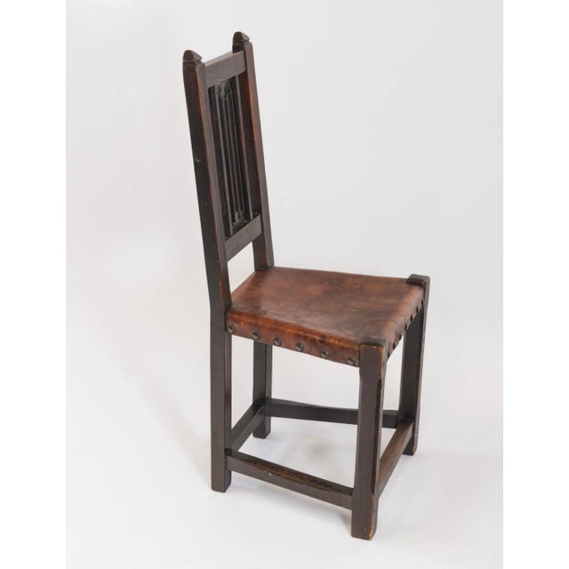 Arts & Crafts Oak and Leather Arrow Head Side Chair, 1890s For Sale - Image 5 of 12