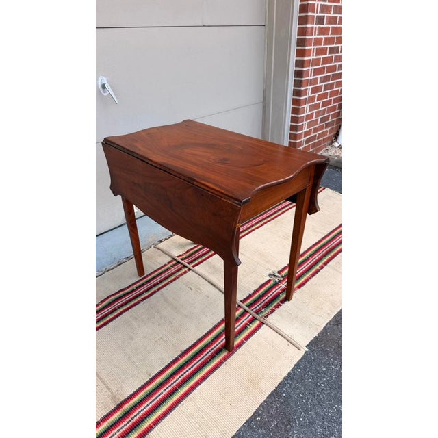 Antique Federal Mahogany Scalloped Drop Leaf Table, English or American, Circa 1790-1810 For Sale - Image 15 of 17