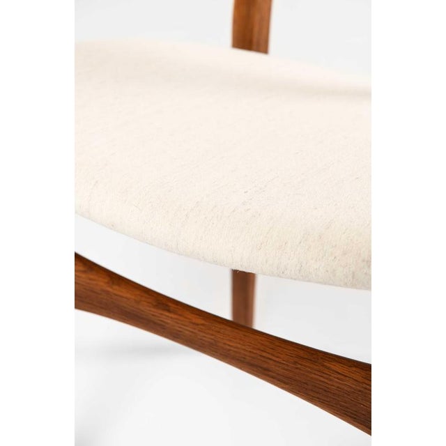 CH-30 Chairs in Oak and Wool attributed to Hans Wegner, 1954, Set of 9 For Sale - Image 4 of 8