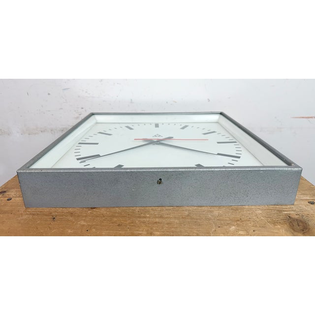Large Grey Square Wall Clock from Pragotron, 1970s For Sale - Image 13 of 17