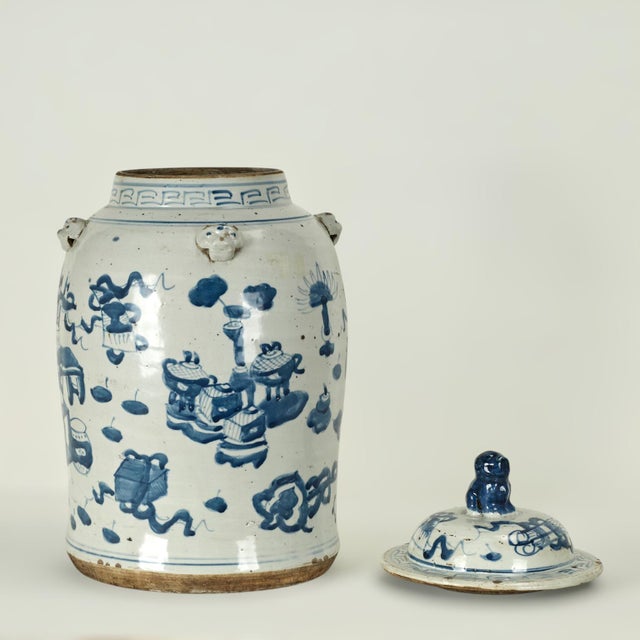 Pair of Antique Chinese Blue and White Porcelain Lidded Jars or Urns For Sale In West Palm - Image 6 of 16