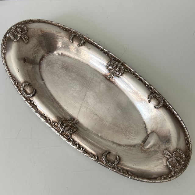 Neoclassical Antique Simpson, Hall, Miller & Co. Silver-Plated Oval Serving Platter For Sale - Image 3 of 7