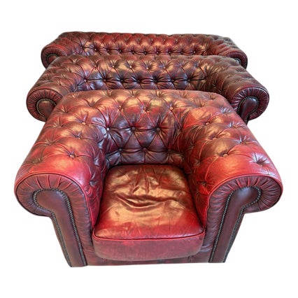 Chesterfield Leather Sofa and Chairs, Set of 3 For Sale