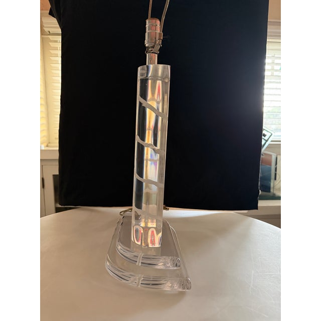 Van Teal Van Teal Postmodern Etched Lucite Table Lamp, Usa, C. 1980s For Sale - Image 4 of 12