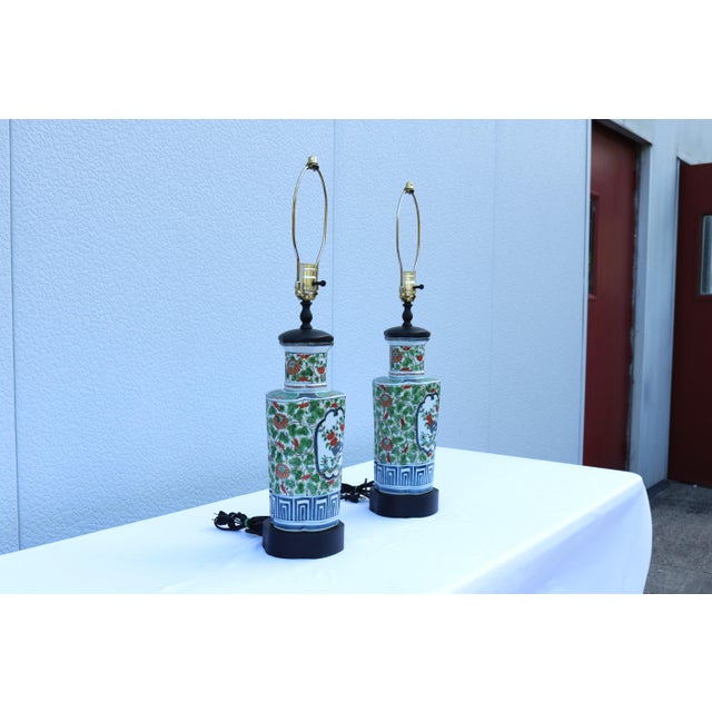 Green 1950s Chinese Floral Porcelain Table Lamps 19th-Century Famille Verte Style, a Pair For Sale - Image 8 of 18