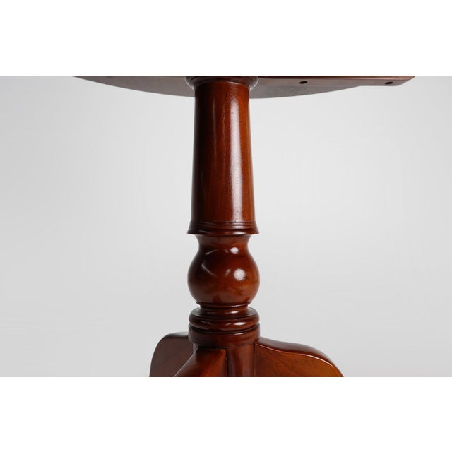 Vintage English Round Tilt Top Table in Cherry, 1950s For Sale - Image 4 of 13