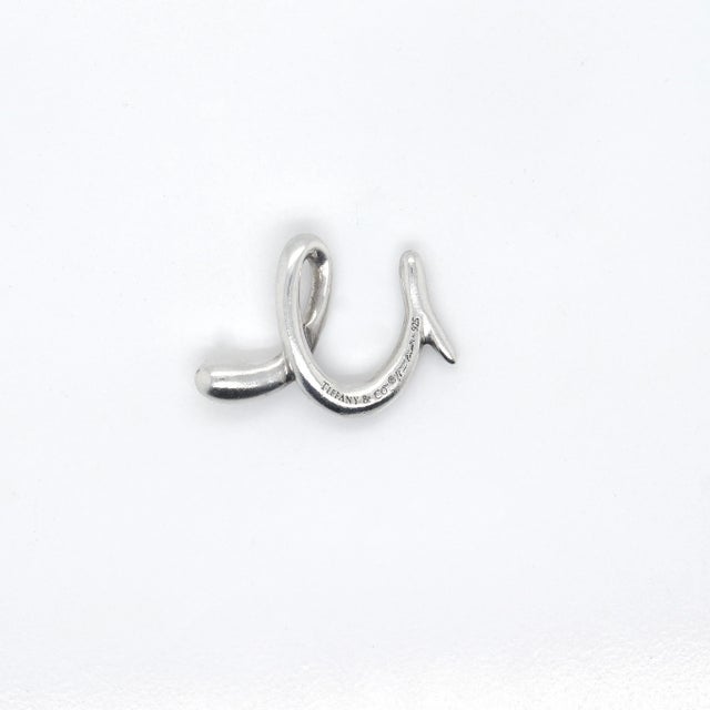 Contemporary Vintage Elsa Peretti Tiffany & Co. Sterling Silver Letter "U" Pendant Necklace For Sale - Image 3 of 11