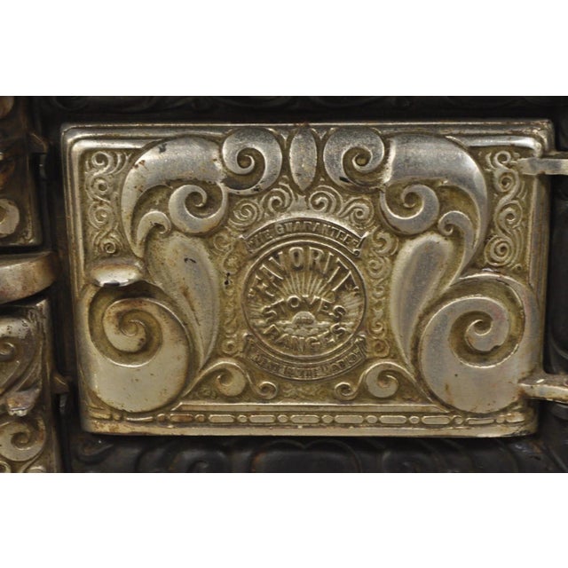 Early 20th Century Antique Dolly's Favorite Cast Iron Child Salesman Sample Stove by Favorite Stove For Sale - Image 5 of 14