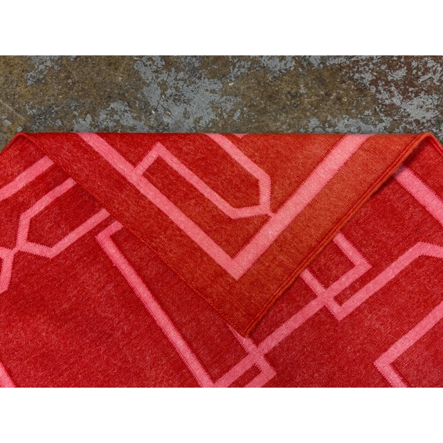 2010s 8ft 6in X 9ft 8in Raspberry Red With Pink Trellis Flatweave Rug For Sale - Image 5 of 12