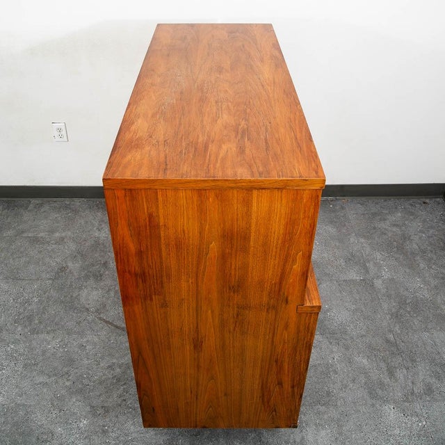 Kent Coffey Mid Century Modern Dresser Highboy Kent Coffey Tableau 5 Drawer Walnut Vintage For Sale - Image 4 of 11