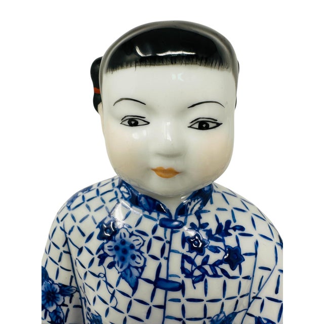 Pristine 1980s Chinoiserie Cobalt Blue & White Porcelain Shelf Sitters - A Pair For Sale In Tampa - Image 6 of 16