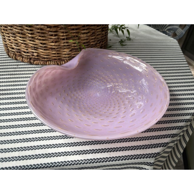 Seguso Vintage Large Scale Archimede Seguso Murano Bullicante Bowl / Vide-Poche in Lavender With Gold Adventurine For Sale - Image 4 of 18