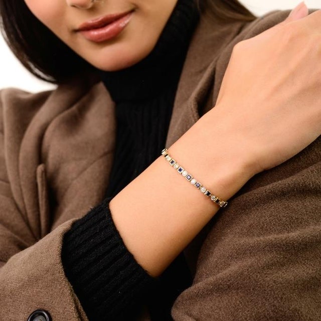 Ink Blue 3.70 Ct Princess Cut Natural Blue Sapphire & Diamond Tennis Bracelet in 14k Gold For Sale - Image 8 of 14