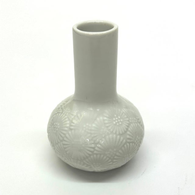 White Textured Ceramic Mid-Century Vase Curation, Made in Germany - Group of 5 For Sale - Image 17 of 18