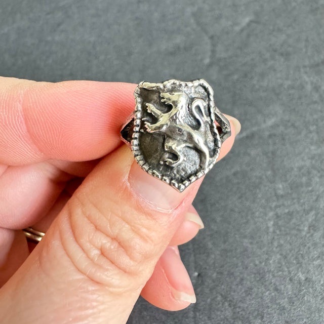 Vintage Scottish Rampant Lion Signet Ring Celtic Sterling Silver Shield Size 6 For Sale - Image 10 of 12