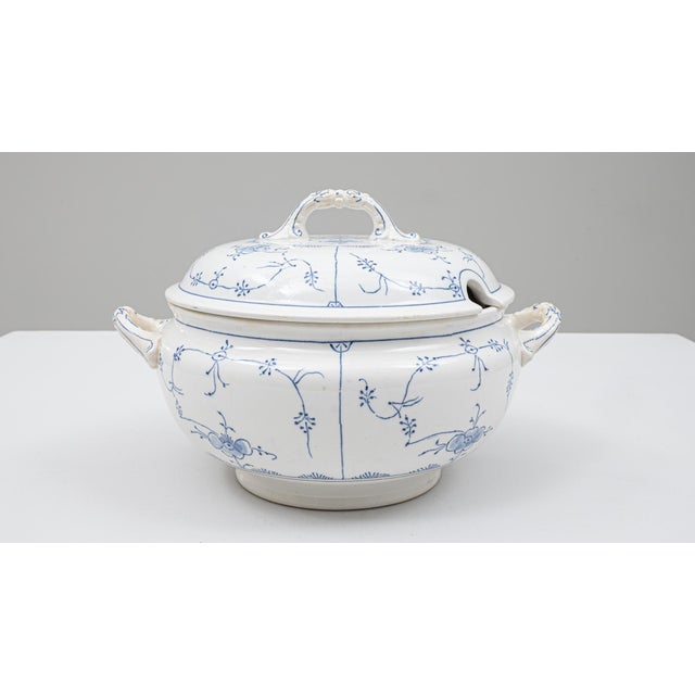 20th Century Belgian Special Edition Porcelain Tureen With Lid For Sale - Image 11 of 18