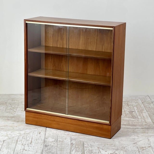 Mid-Century Bookcase from Minty of Oxford, 1960s For Sale - Image 4 of 8