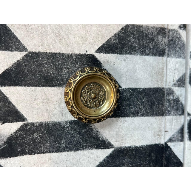 Mid 19th Century Small Italian chest of drawers with patina and trompe-l'oeil painting For Sale - Image 10 of 12