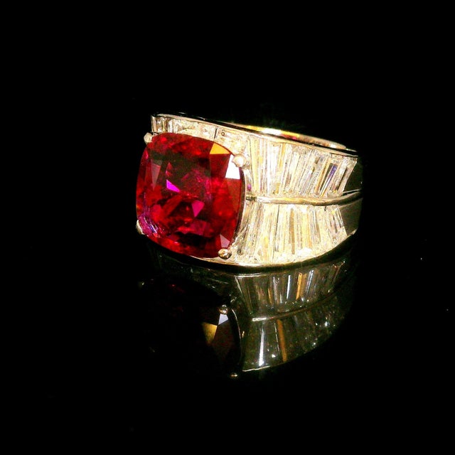 Contemporary 4.21 Carat Thai Ruby Diamond Platinum Ring, Gia Certified, Size 7.5 For Sale - Image 3 of 6