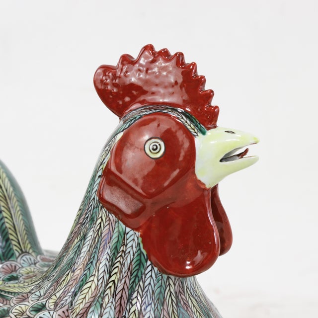 Mid 20th Century Vintage Chinese Famille Verte Porcelain Rooster Hand-Painted Covered Bowl For Sale - Image 5 of 14