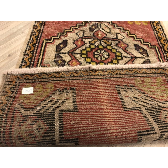 1960s Vintage Miniature Turkish Floral Rug - 1′9″ × 3′3″ For Sale - Image 4 of 6