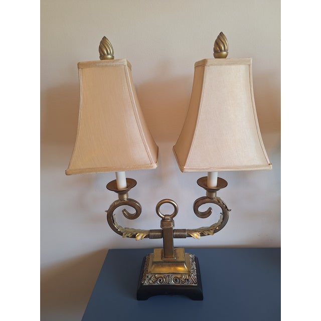 Hollywood Regency Pair of 1960s Hollywood Regency Twin Toleware Table Lamps, Double Shade Art Deco Influences For Sale - Image 3 of 6
